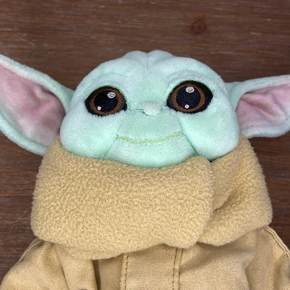 Disney mandalorian child